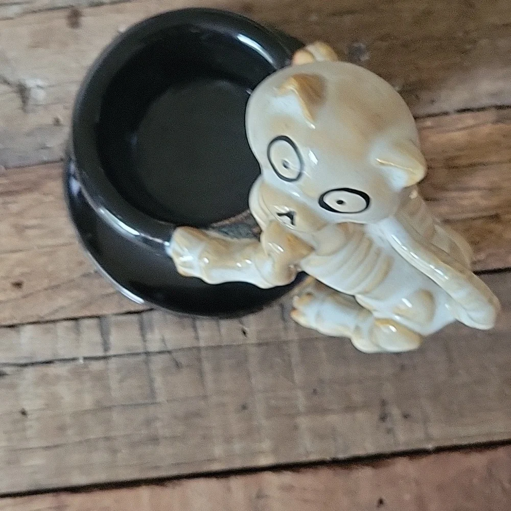 Yankee Candle 2012 Limited Edition Boney Bunch Skeleton Cat Tea Light Holder
